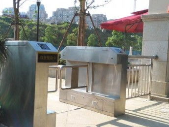 承接深圳出入口人行通道闸安装 中安博道闸机打造深圳建材门户新体验